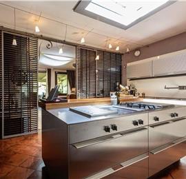 5 bedroom villa with pool and tennis court near San Gimignano, sleeps 10